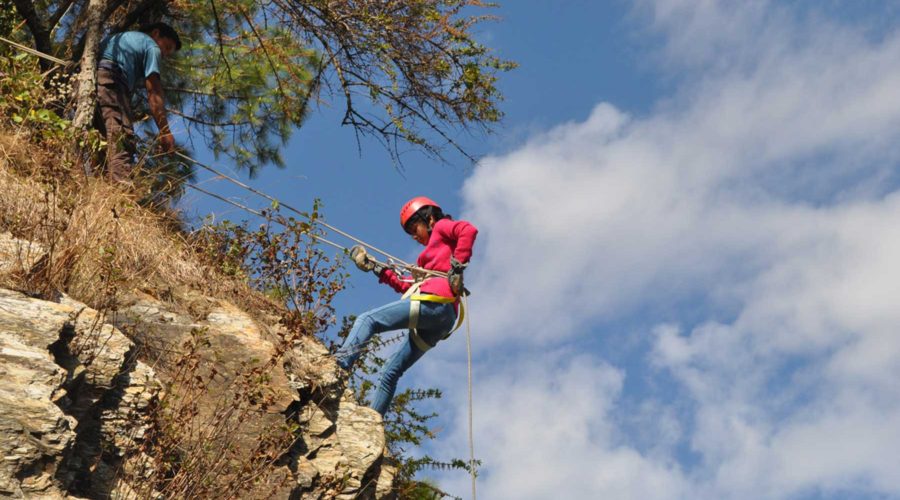 Rappelling in Devprayag