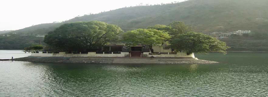 bhimtal-snowfall.webp