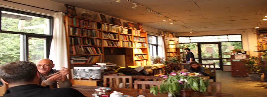 illiterati-mcleodganj.webp
