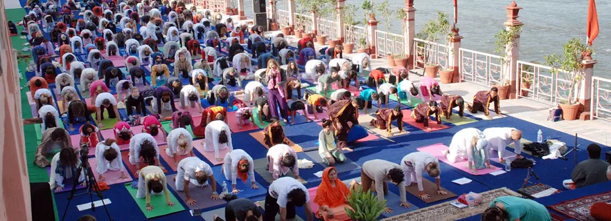 international-yoga-and-cultural-festival-in-rishikesh.webp