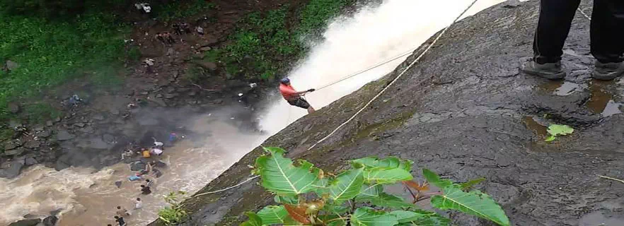rappelling-at-near-bhimtal.webp