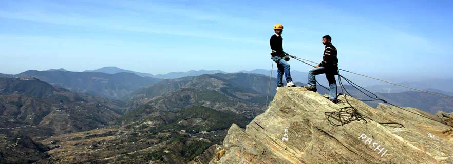 rappelling-in-kumaon-himalayas-at-ayarpatta.webp
