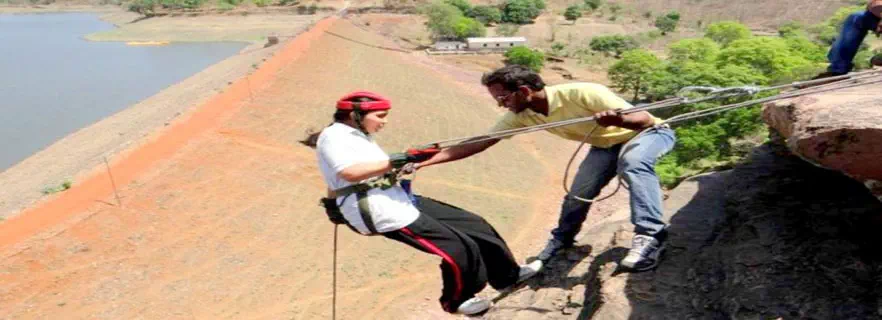 rappelling_in_mcleodganj.webp