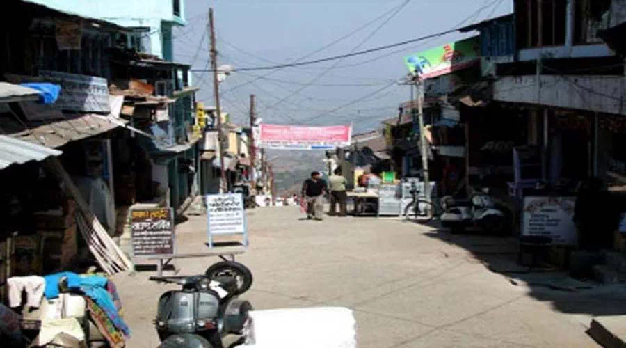 sadar-bazar-sitlakhet.webp