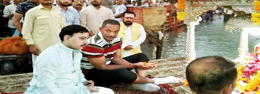 will-smith-performs-puja-in-haridwar.webp