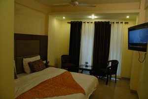  Howard International Hotel 