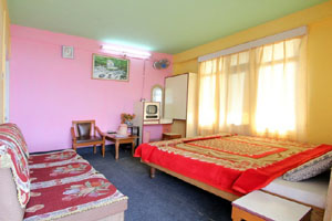  Evergreen Hotel 