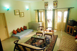  Queen Necklace Hotel 