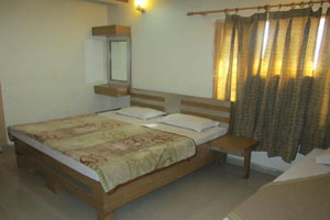 Kapoor Hotel