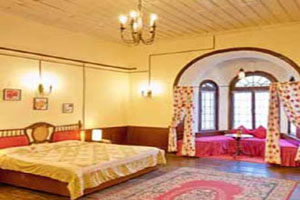  Hotel Surya  
