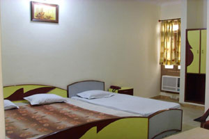  Hotel Surya  
