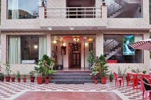 Hotel Chanakya Resort