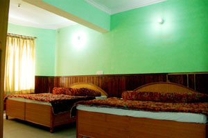  Hotel Surya  