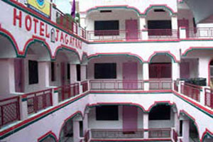  Hotel Surya  