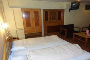 Raj Hans Hotel & Resort