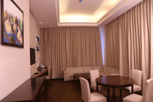 Seyfert Sarovar Portico
