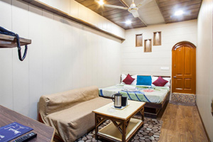 Hotel Ahuja