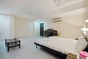 Gharaunda Guest House
