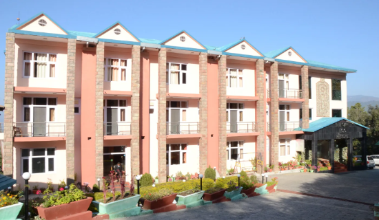 Hotel Arif Castles