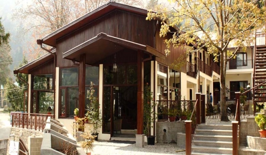 Hotel Earls Court Nainital New Year Package
