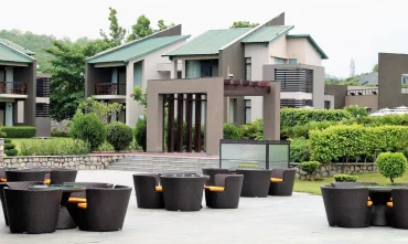 popular corbett hotels