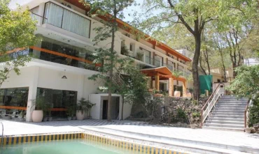 popular rishikesh hotels