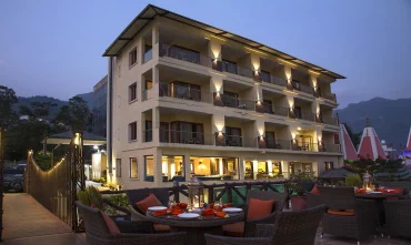 popular rishikesh hotels
