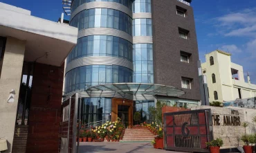 popular rishikesh hotels