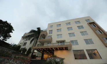 popular rishikesh hotels