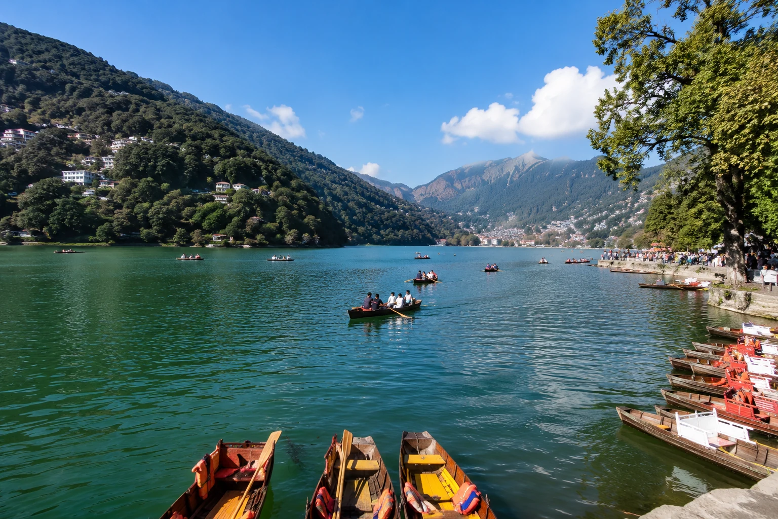 Family enjoying short Nainital lake holiday from Delhi