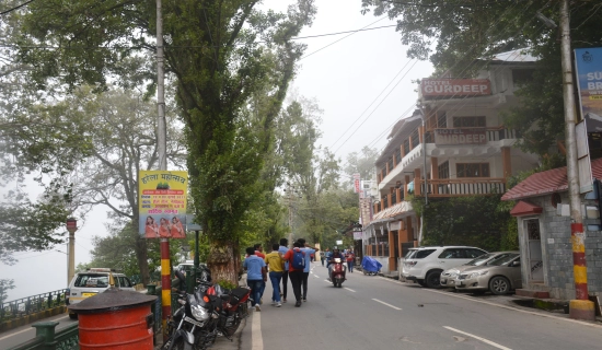 Nainital couple trip planning with lake view stay and private cab
