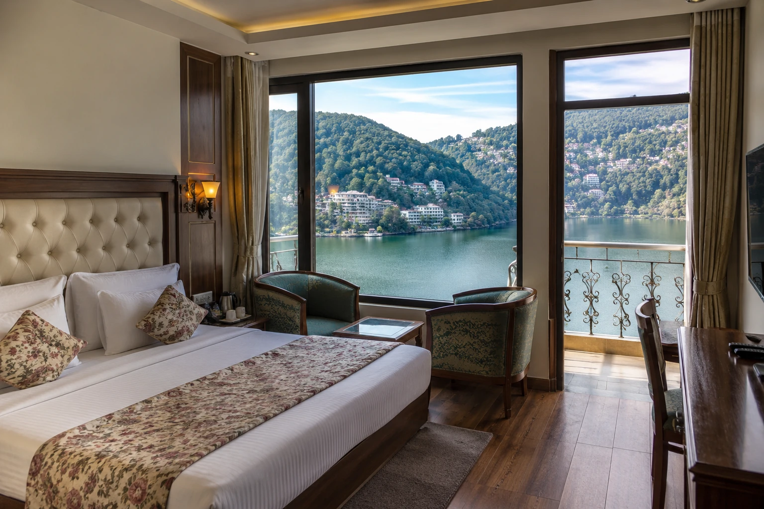 Deluxe lake-view hotel in Nainital